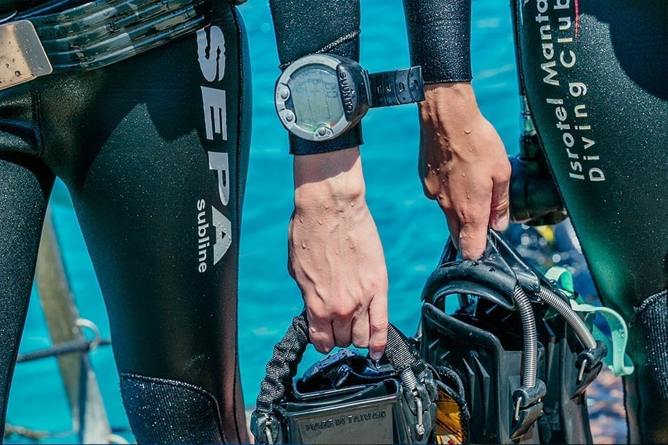 צוללים-מחזיקים-סנפירים צוללים-מחזיקים-סנפירים