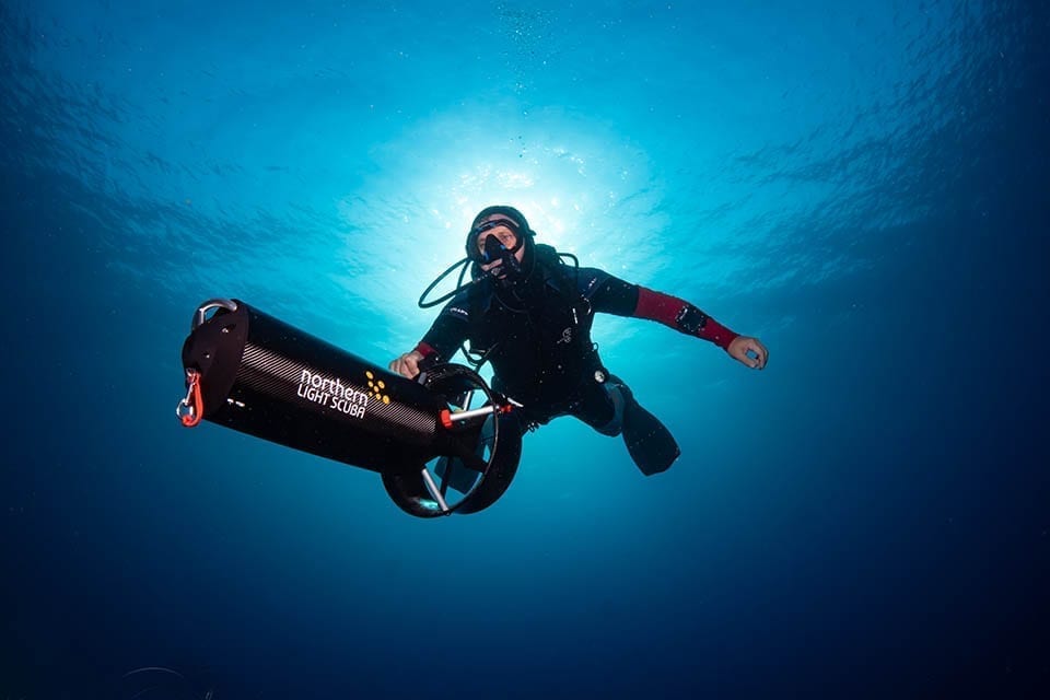 צלילה-עם סקוטר-תת-ימי צלילה-עם סקוטר-תת-ימי